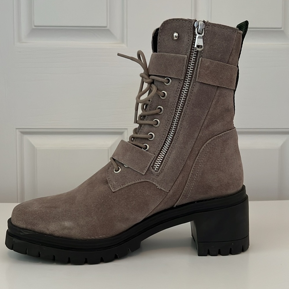 Charles by Charles David Clout Taupe Boots, Size 10 - Picture 3 of 11